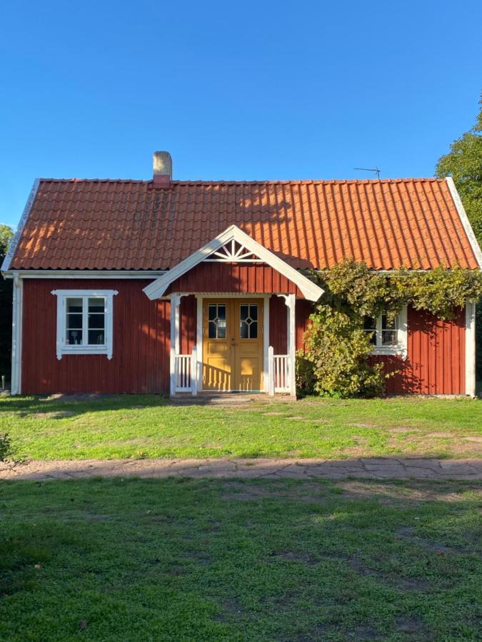 Bo I Egen Stuga Pa Haerlig Oelandsgard Köpingsvik エクステリア 写真